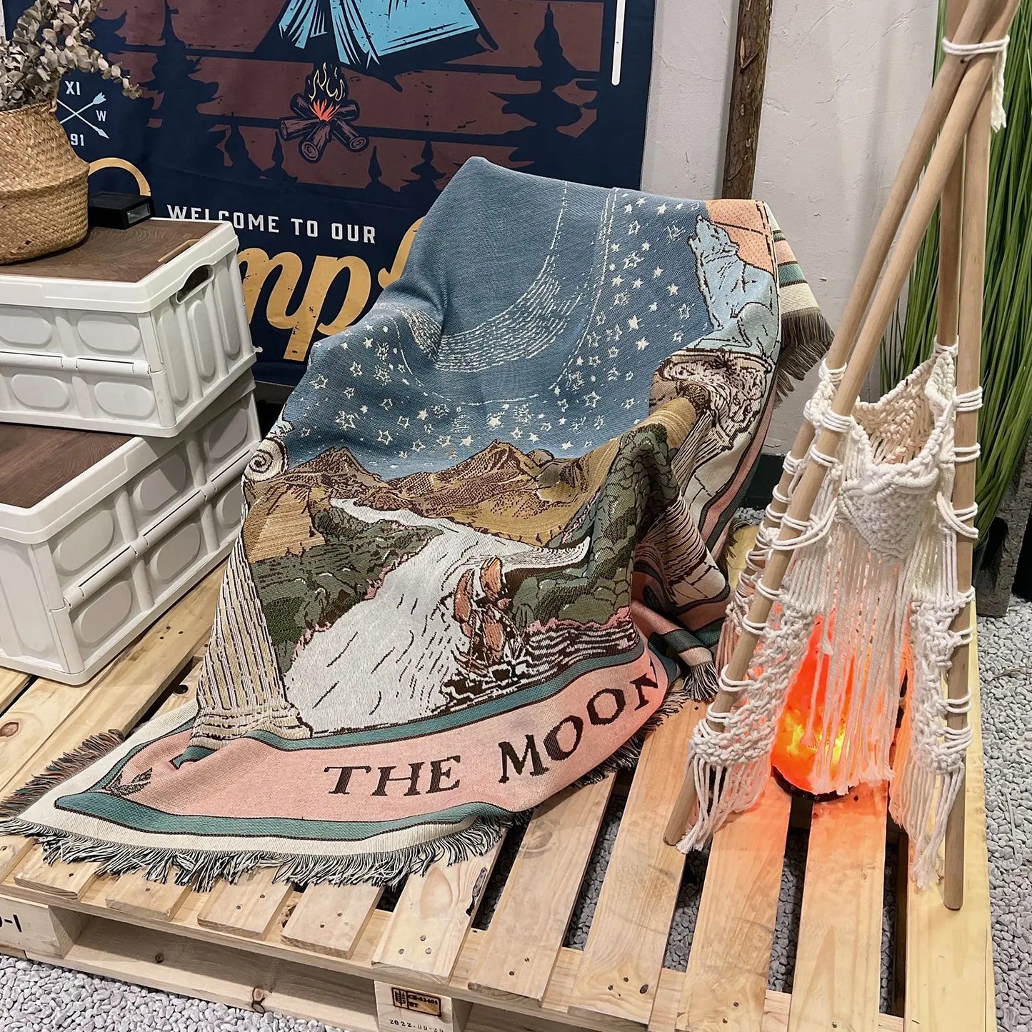 "the moon" tarot - woven blanket.