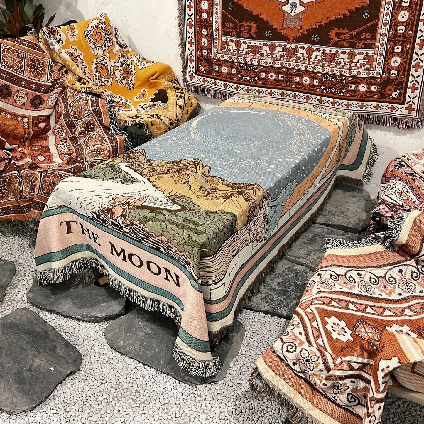 "the moon" tarot - woven blanket.