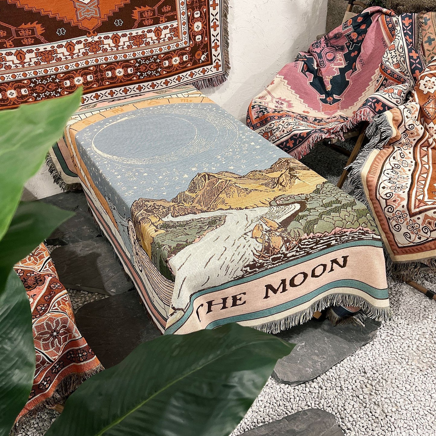 "the moon" tarot - woven blanket.