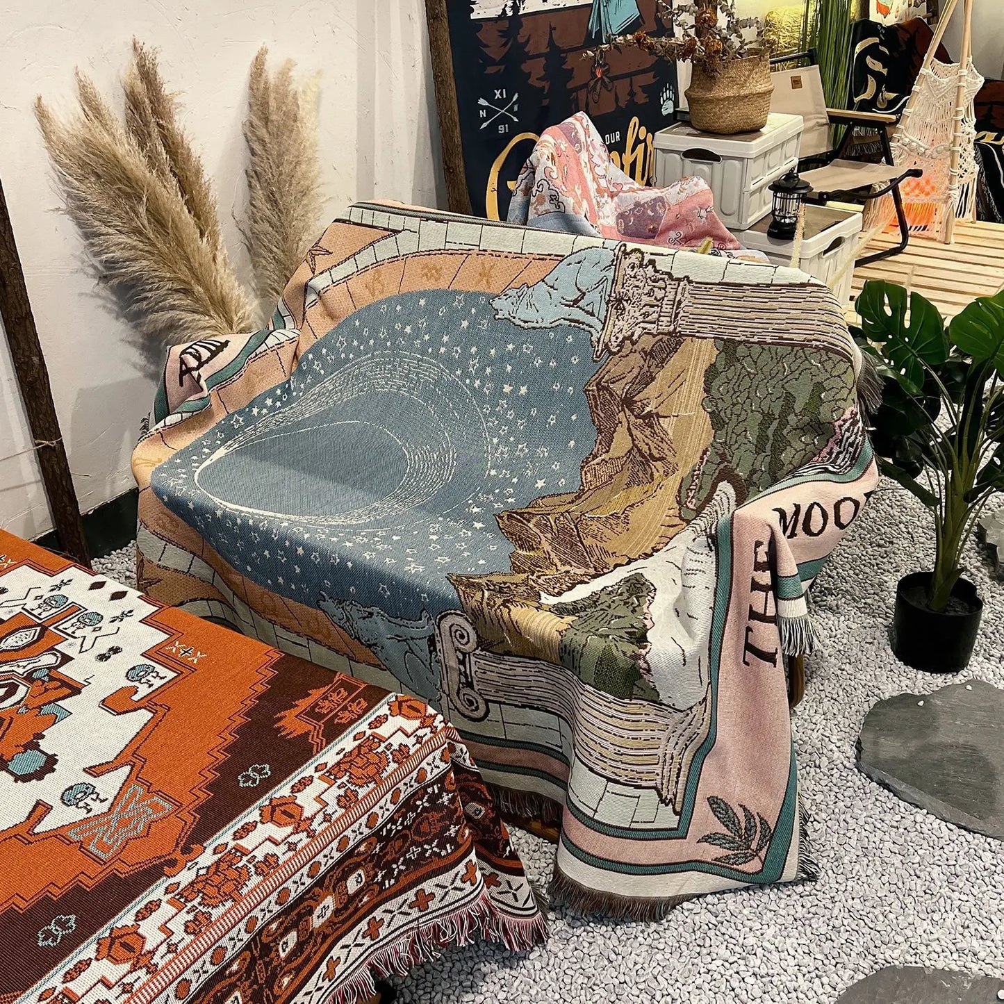 "the moon" tarot - woven blanket.
